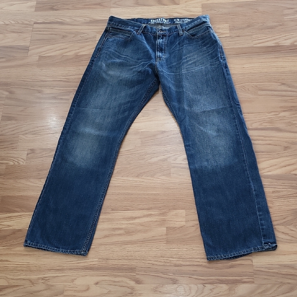 Signature by Levi Strauss Men's Indigo Slim Straight Jeans